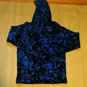 Nike therma fit hooded sweatshirt